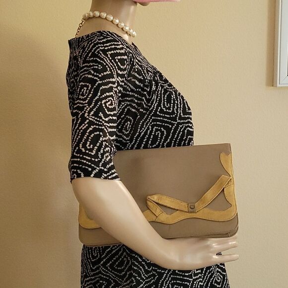 Authentic Gucci Clutch  - Picture 5 of 11